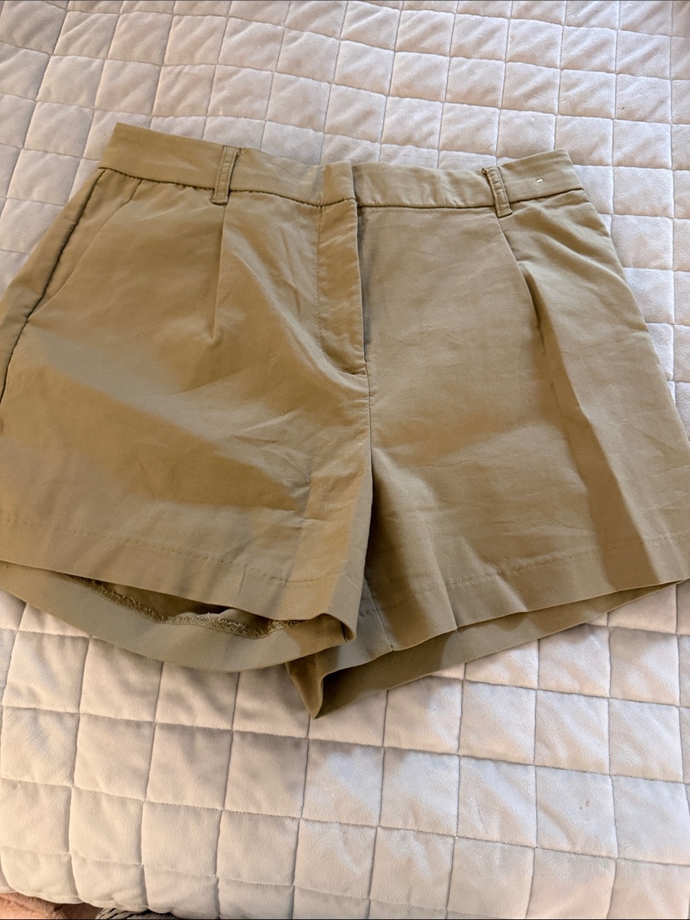 Classic Tailored Women's Bermuda Shorts in Beige